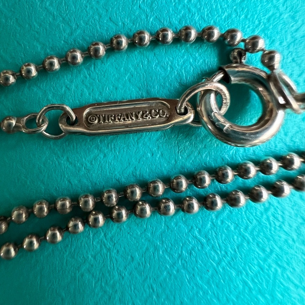 Tiffany Notes Alphabet A large disc charm necklace - Picture 7 of 13